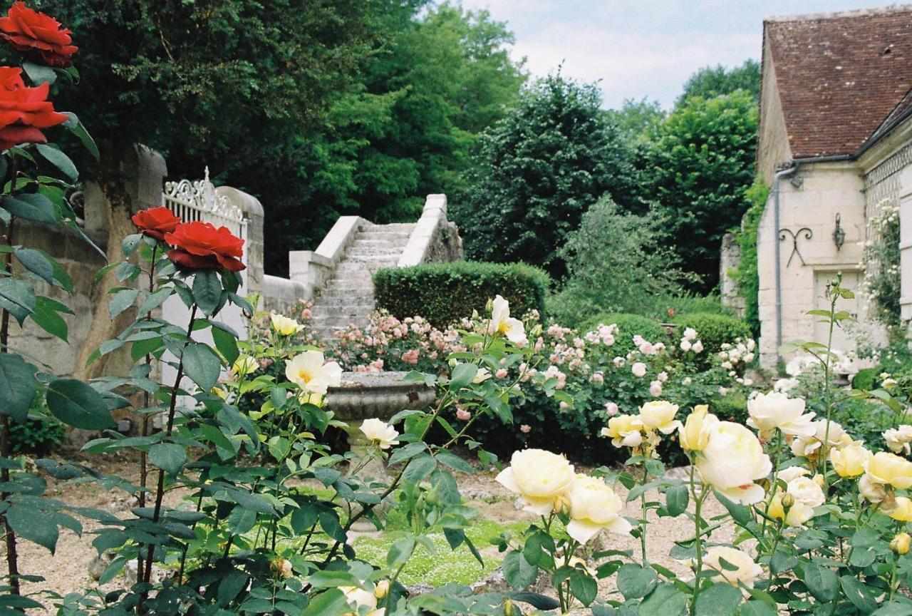 Le Pavillon De Vallet Bed and Breakfast Athée-sur-Cher Exteriör bild