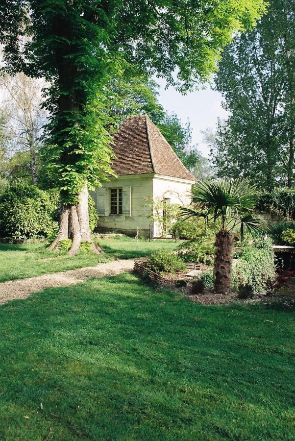 Le Pavillon De Vallet Bed and Breakfast Athée-sur-Cher Exteriör bild